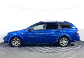 Подержанный автомобиль Chevrolet Lacetti Wagon 2009 года (8 фото)
