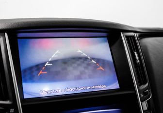 Подержанный автомобиль Infiniti Q50 2016 года (14 фото)