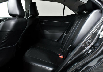 Подержанный автомобиль Toyota Corolla Sedan 2018 года (12 фото)