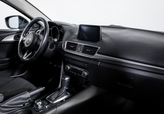 Подержанный автомобиль Mazda 3 Sedan 2018 года (9 фото)
