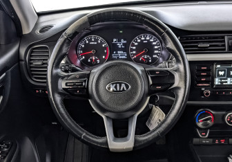 Подержанный автомобиль Kia Rio Hatchback 2020 года (21 фото)