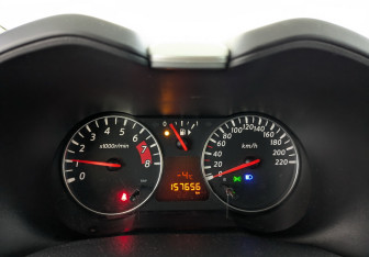 Подержанный автомобиль Nissan Note 2013 года (15 фото)