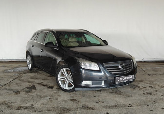 Подержанный автомобиль Opel Insignia Wagon 2011 года (3 фото)