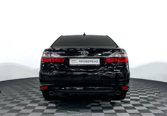 Подержанный автомобиль Toyota Camry Sedan 2017 года (6 фото)
