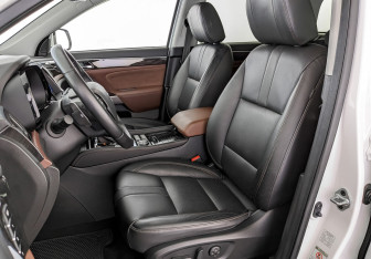 Подержанный автомобиль GAC GS8 2021 года (8 фото)