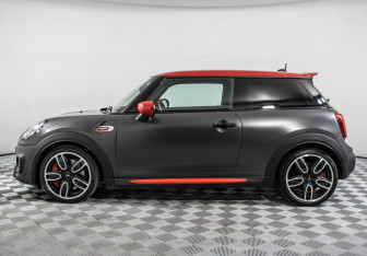 Подержанный автомобиль MINI Hatch 2020 года (8 фото)