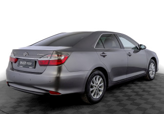 Подержанный автомобиль Toyota Camry Sedan 2016 года (5 фото)