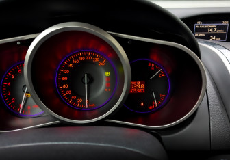 Подержанный автомобиль Mazda CX-7 2010 года (14 фото)