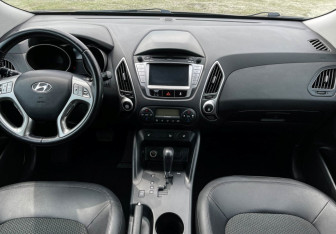Подержанный автомобиль Hyundai ix35 2011 года (12 фото)