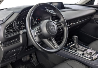 Подержанный автомобиль Mazda CX-30 2020 года (15 фото)