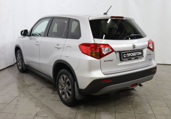 Подержанный автомобиль Suzuki Vitara 2016 года (6 фото)