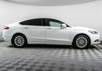 Подержанный автомобиль Ford Mondeo Sedan 2016 года (4 фото)