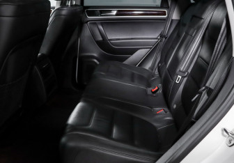 Подержанный автомобиль Volkswagen Touareg 2013 года (10 фото)