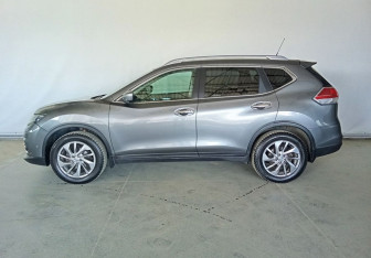 Подержанный автомобиль Nissan X-Trail 2016 года (7 фото)