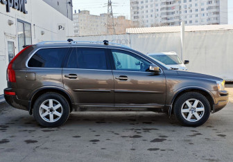 Подержанный автомобиль Volvo XC90 2014 года (4 фото)
