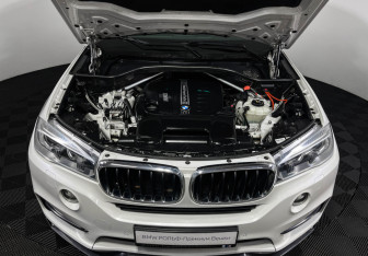 Подержанный автомобиль BMW X5 2016 года (10 фото)