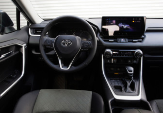 Новый Toyota RAV4 2025 (15 фото)