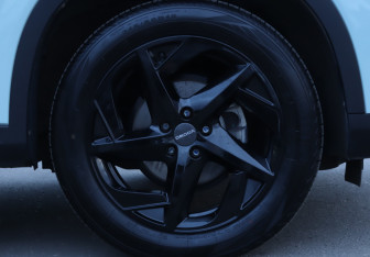Подержанный автомобиль Omoda C5 2023 года (21 фото)