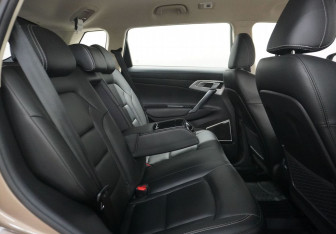 Подержанный автомобиль Geely Atlas 2019 года (12 фото)