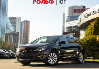 Подержанный автомобиль Opel Astra Wagon 2012 года (1 фото)