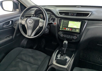 Подержанный автомобиль Nissan X-Trail 2017 года (26 фото)