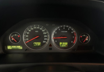 Подержанный автомобиль Volvo S60 2007 года (13 фото)