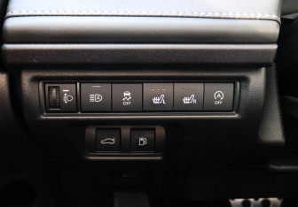 Подержанный автомобиль Toyota Camry Sedan 2024 года (13 фото)