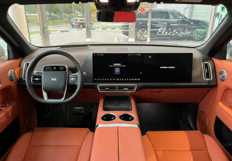 Новый LiXiang L9 2025 (9 фото)