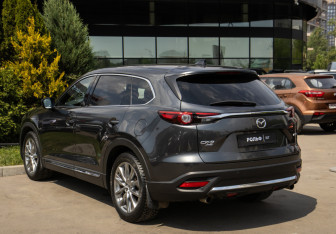 Подержанный автомобиль Mazda CX-9 2017 года (5 фото)