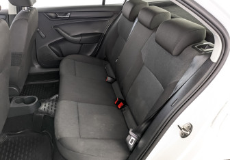 Подержанный автомобиль Skoda Rapid Liftback 2019 года (18 фото)