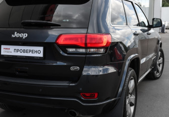 Подержанный автомобиль Jeep Grand Cherokee 2014 года (24 фото)