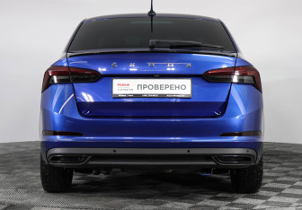 Подержанный автомобиль Skoda Rapid Liftback 2021 года (6 фото)