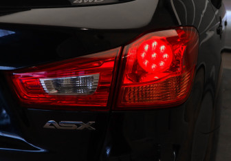 Подержанный автомобиль Mitsubishi ASX 2012 года (20 фото)