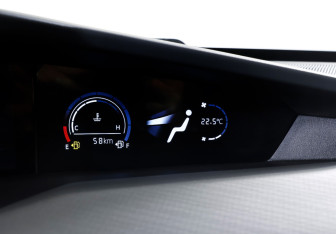 Подержанный автомобиль Changan UNI-V 2023 года (23 фото)