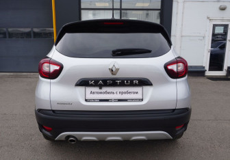 Подержанный автомобиль Renault Kaptur 2019 года (6 фото)