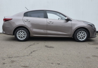 Подержанный автомобиль Kia Rio Sedan 2021 года (4 фото)