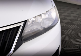 Подержанный автомобиль Skoda Rapid Liftback 2017 года (17 фото)