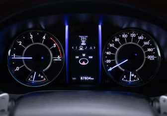 Подержанный автомобиль Toyota Fortuner 2018 года (13 фото)