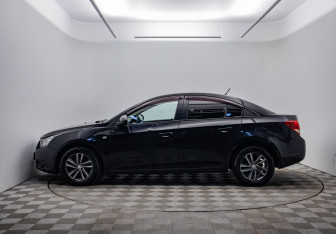 Подержанный автомобиль Chevrolet Cruze Sedan 2009 года (8 фото)