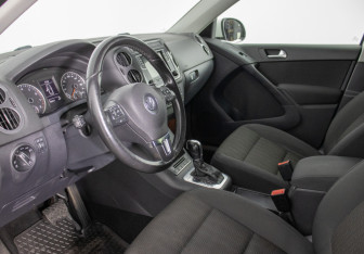 Подержанный автомобиль Volkswagen Tiguan 2013 года (10 фото)