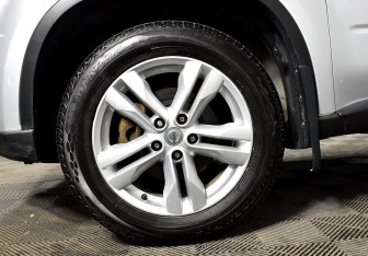 Подержанный автомобиль Nissan X-Trail 2012 года (6 фото)