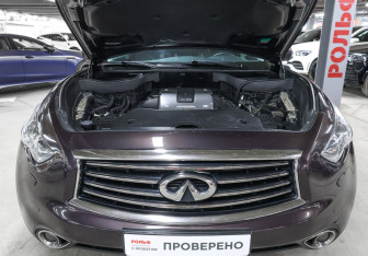 Подержанный автомобиль Infiniti FX 2012 года (9 фото)