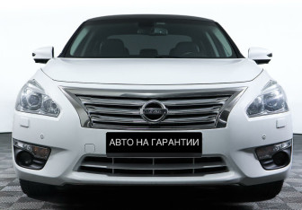 Подержанный автомобиль Nissan Teana 2014 года (2 фото)