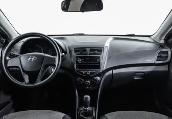 Подержанный автомобиль Hyundai Solaris Sedan 2013 года (6 фото)