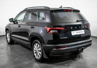 Подержанный автомобиль Skoda Karoq 2021 года (7 фото)