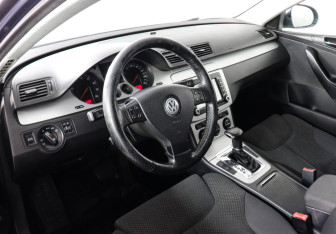 Подержанный автомобиль Volkswagen Passat Sedan 2008 года (5 фото)