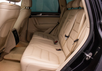 Подержанный автомобиль Volkswagen Touareg 2013 года (11 фото)