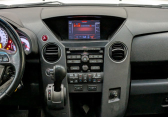 Подержанный автомобиль Honda Pilot 2012 года (16 фото)