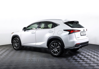 Подержанный автомобиль Lexus NX 2020 года (7 фото)