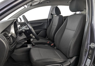 Подержанный автомобиль Kia Rio Hatchback 2021 года (19 фото)